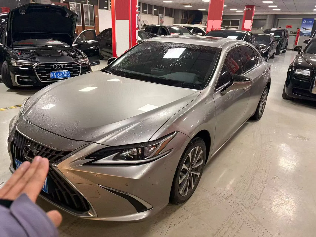 Открыть галерею: Lexus ES (Imported) 2022 ES300h 2.5 Stepless Premium Edition Automatic Gear