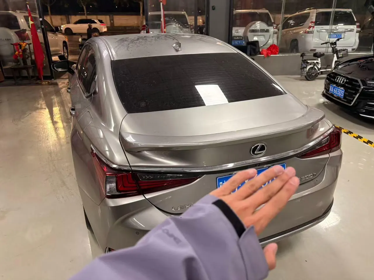 Lexus ES (Imported) 2022 ES300h 2.5 Stepless Premium Edition Automatic Gear 5