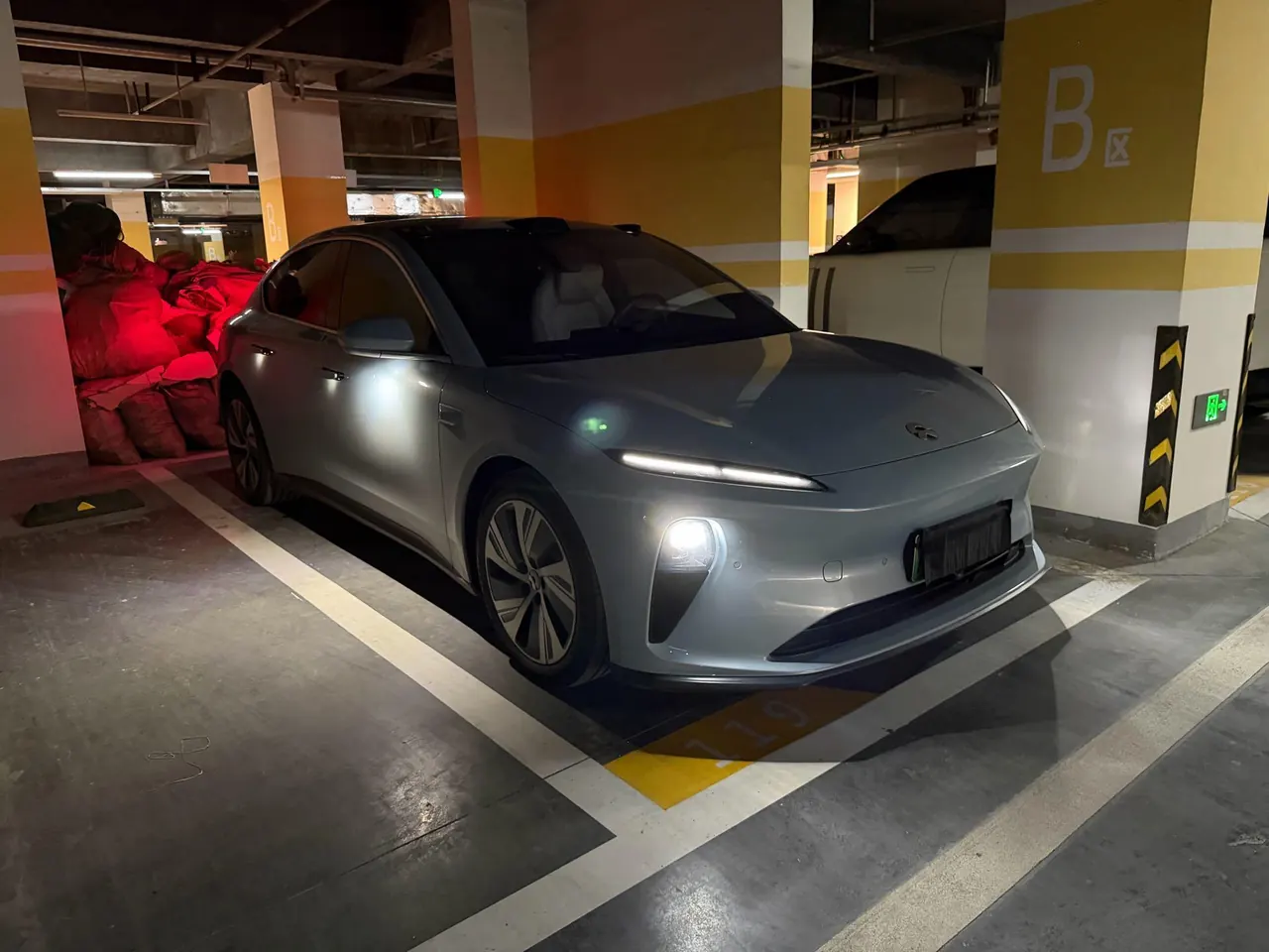 NIO 2024 ET5 75kWh automatic gear 3