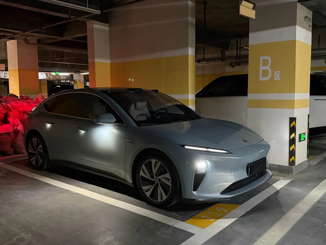 NIO 2024 ET5 75kWh automatic gear 4