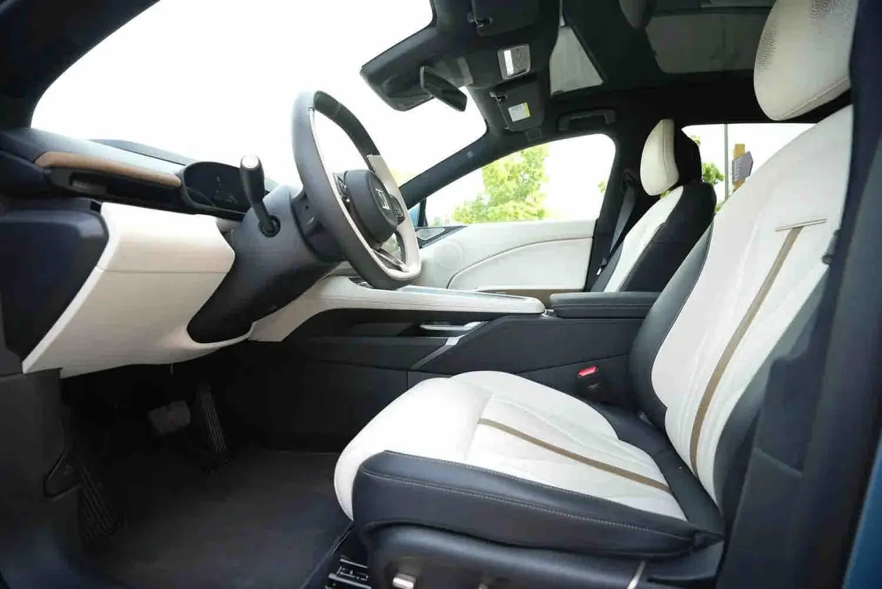 Zeekr 2025 Zeekr 007GT four-wheel drive intelligent driving version 75kWh automatic gear 4