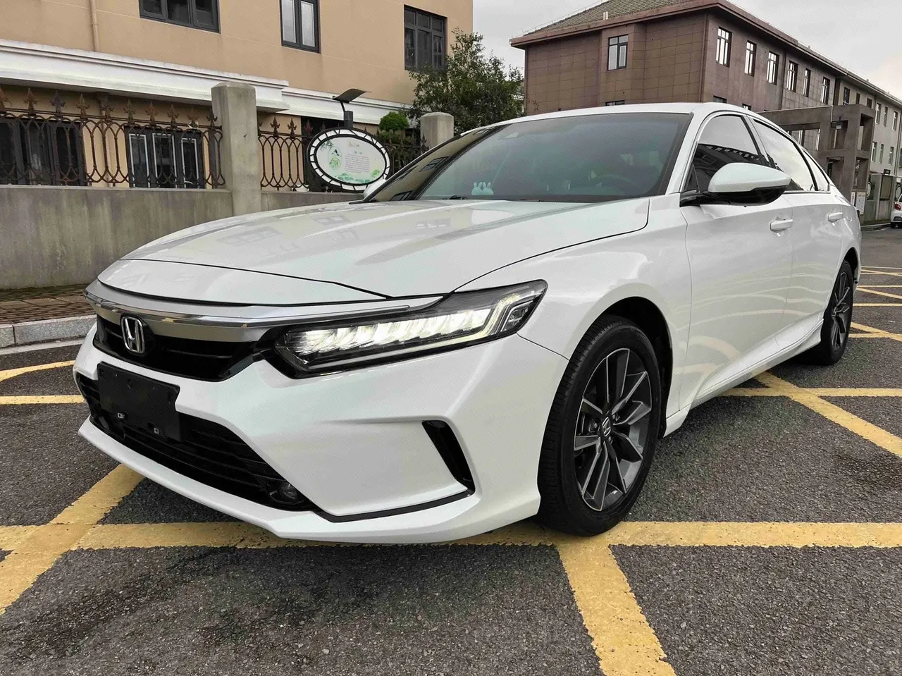 Открыть галерею: Honda INSPIRE (Yingshi Pai) 2022 INSPIRE 1.5T Stepless 260TURBO Refined Automatic Gear