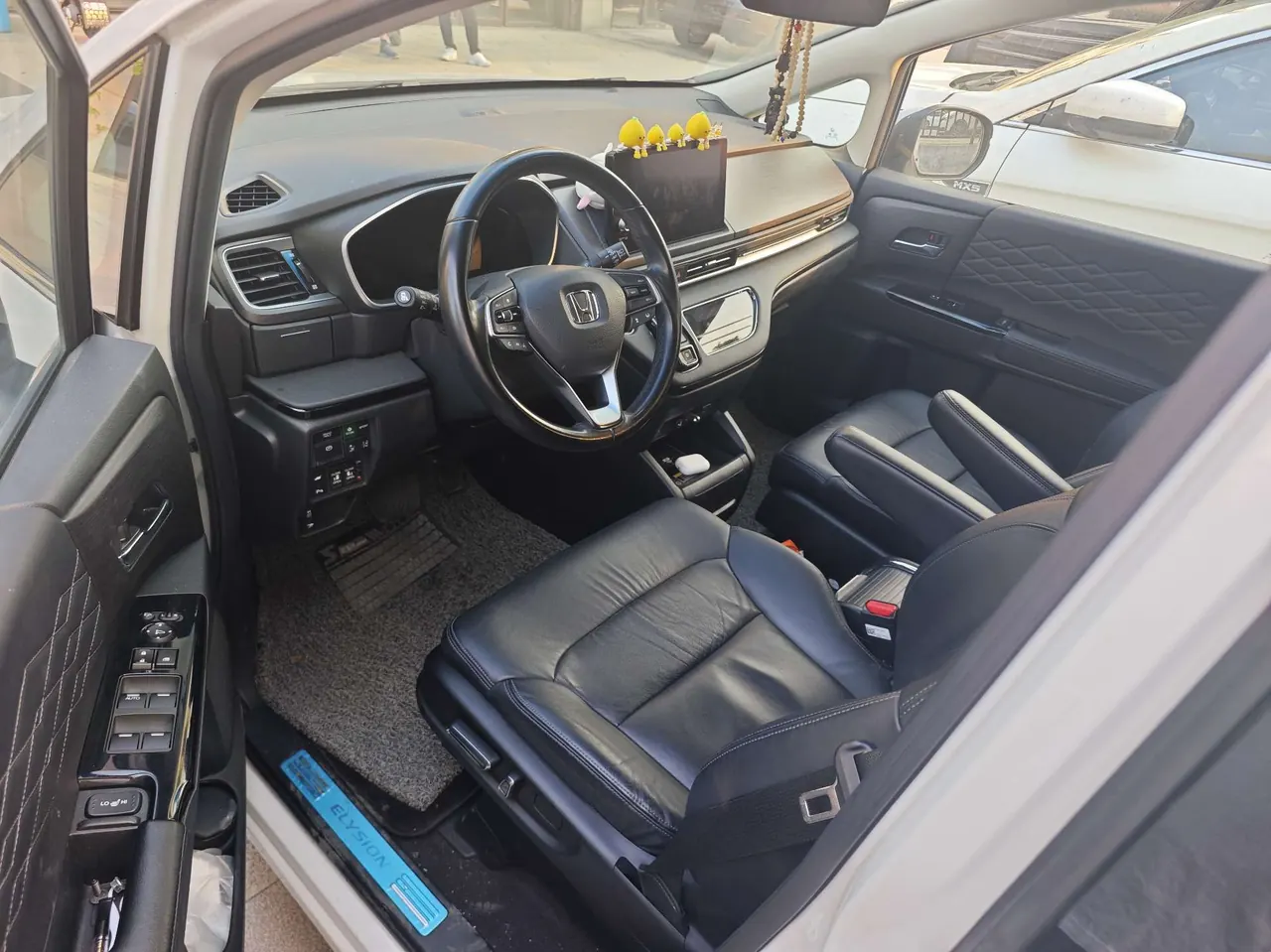 Honda 2022 Ailishen Hybrid 2.0 Stepless Deluxe Automatic Gear 3