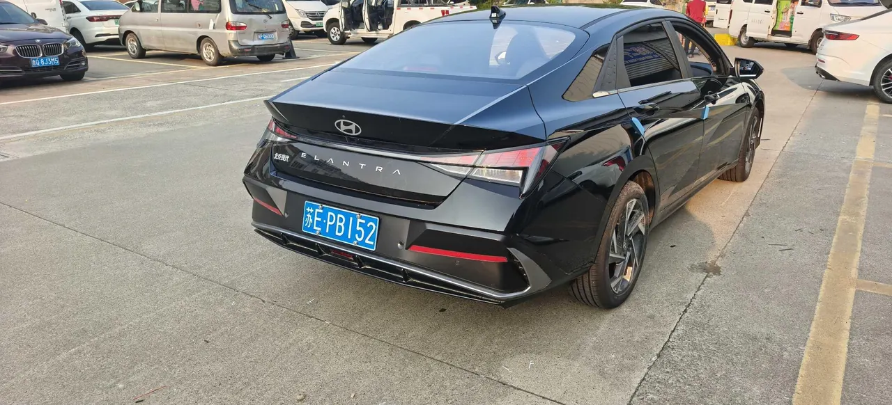 Hyundai 2026 Elantra -3-compartment 1.5 Stepless GLS Leading Edition Automatic Gear 4