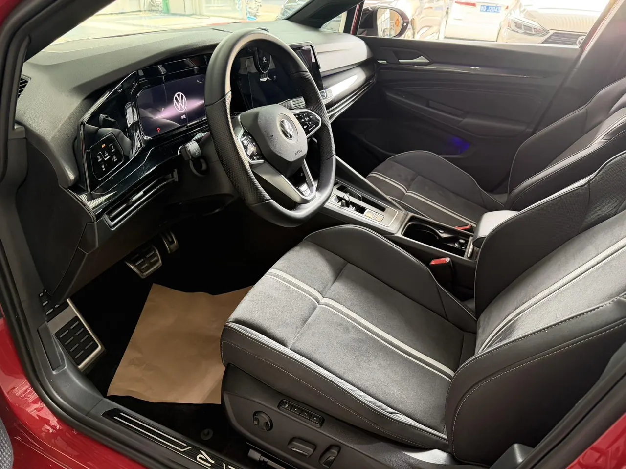 Volkswagen 2021 Golf 8 R-Line 1.4TSI 280TSI Automatic 6