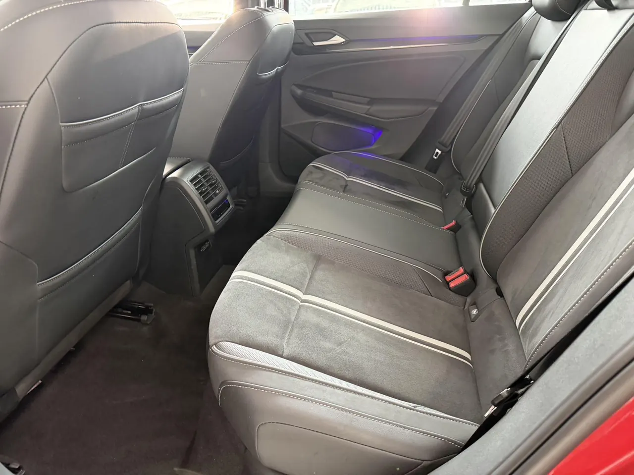 Volkswagen 2021 Golf 8 R-Line 1.4TSI 280TSI Automatic 9