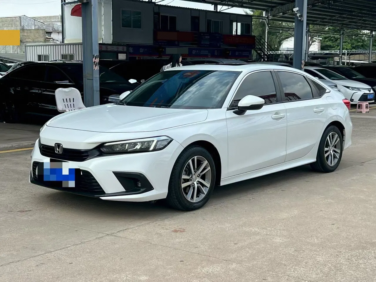 Открыть галерею: Honda 2023 Civic 1.5T CVT 240TURBO Sporty Edition Automatic