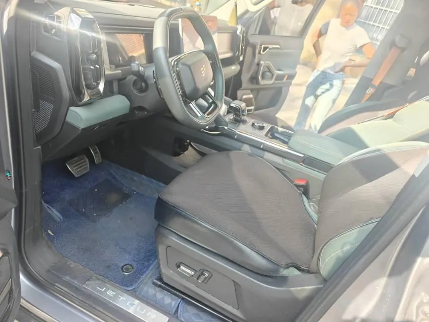 Jetour 2023 Traveler 2.0T Four-Wheel-Drive Cross-Country PRO Automatic 3
