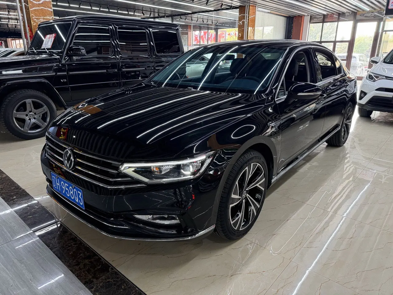Открыть галерею: Volkswagen 2021 Magotan 2.0TSI 330TSI 30th Anniversary Edition Automatic Gear