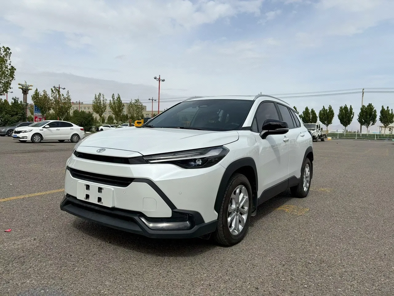 Открыть галерею: Toyota 2026 Fenglanda Shuangqing 2.0 Stepless Intelligent Electric Hybrid Deluxe Automatic Gear