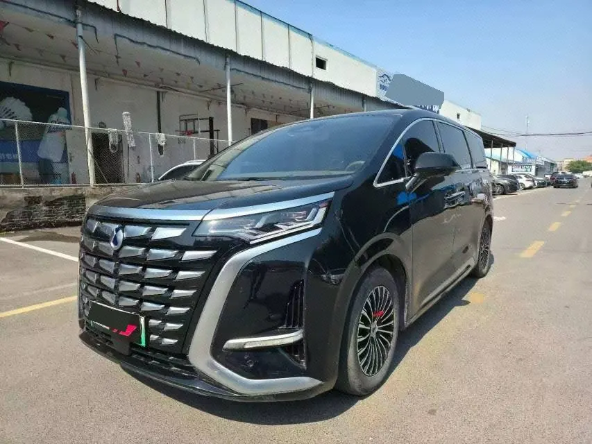 Open image lightbox: Denza 2022 Denza D9 DM-i 1.5T Stepless 970 Four-wheel Drive Honorable Automatic Gear