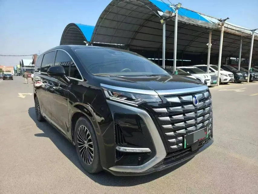 Denza 2022 Denza D9 DM-i 1.5T Stepless 970 Four-wheel Drive Honorable Automatic Gear 3