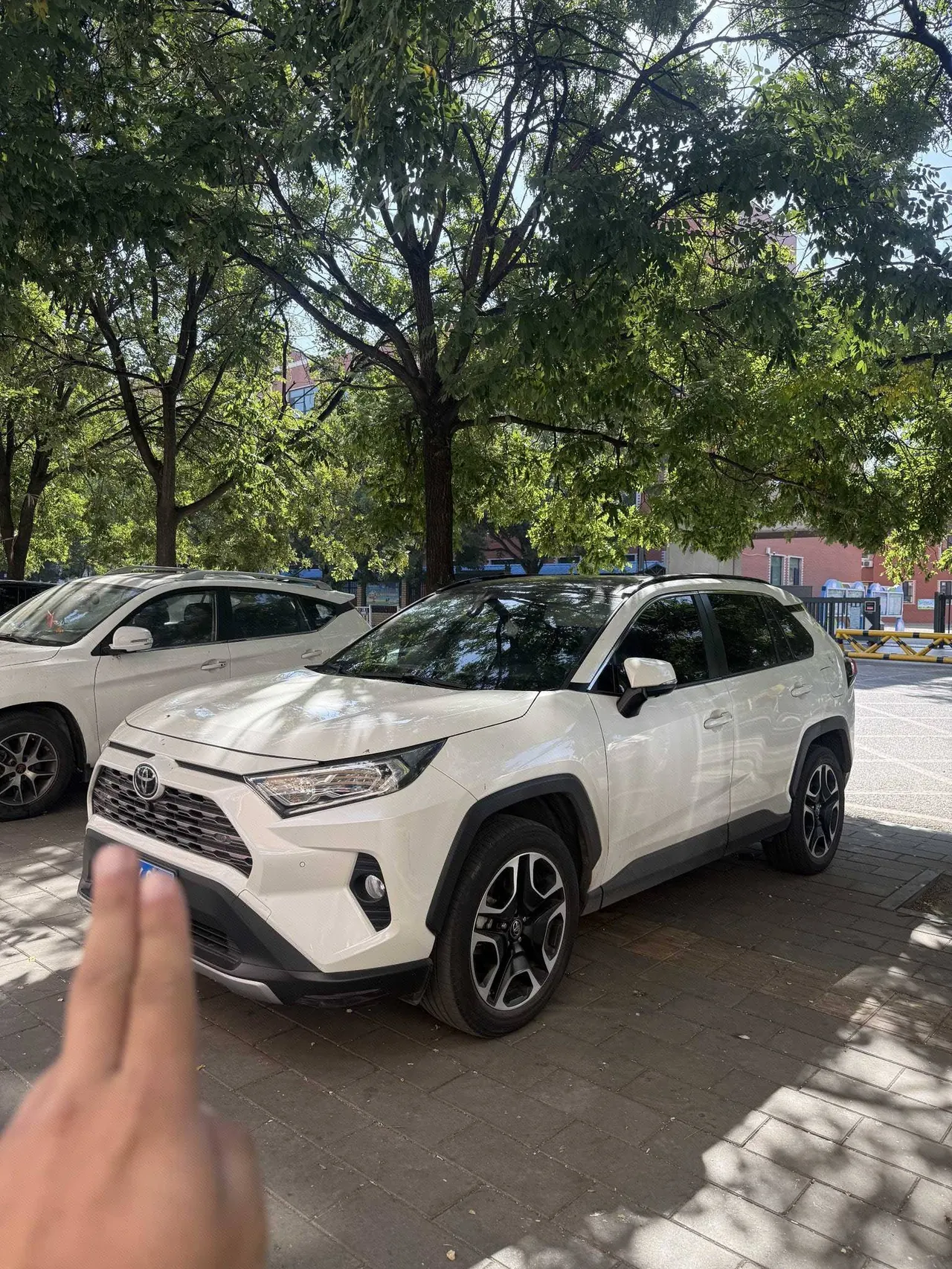 Open image lightbox: Toyota 2020 RAV4 Rongbo 2.0 Stepless Two-Drive Premium Edition Automatic Gear
