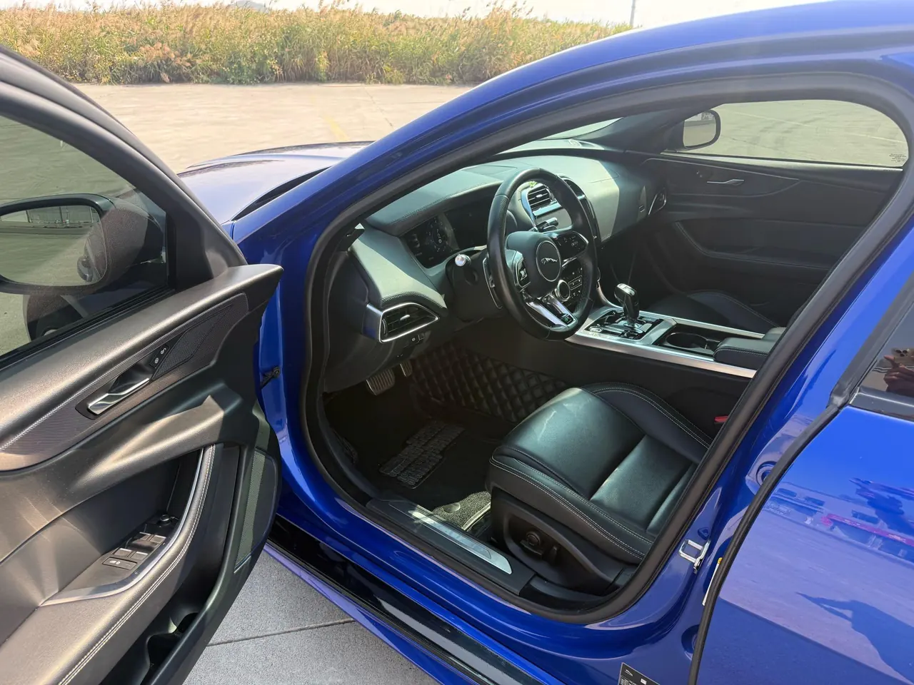 Jaguar 2020 XEL 2.0T 200PS R-DYNAMIC Youth Sports Edition Automatic Gear 3