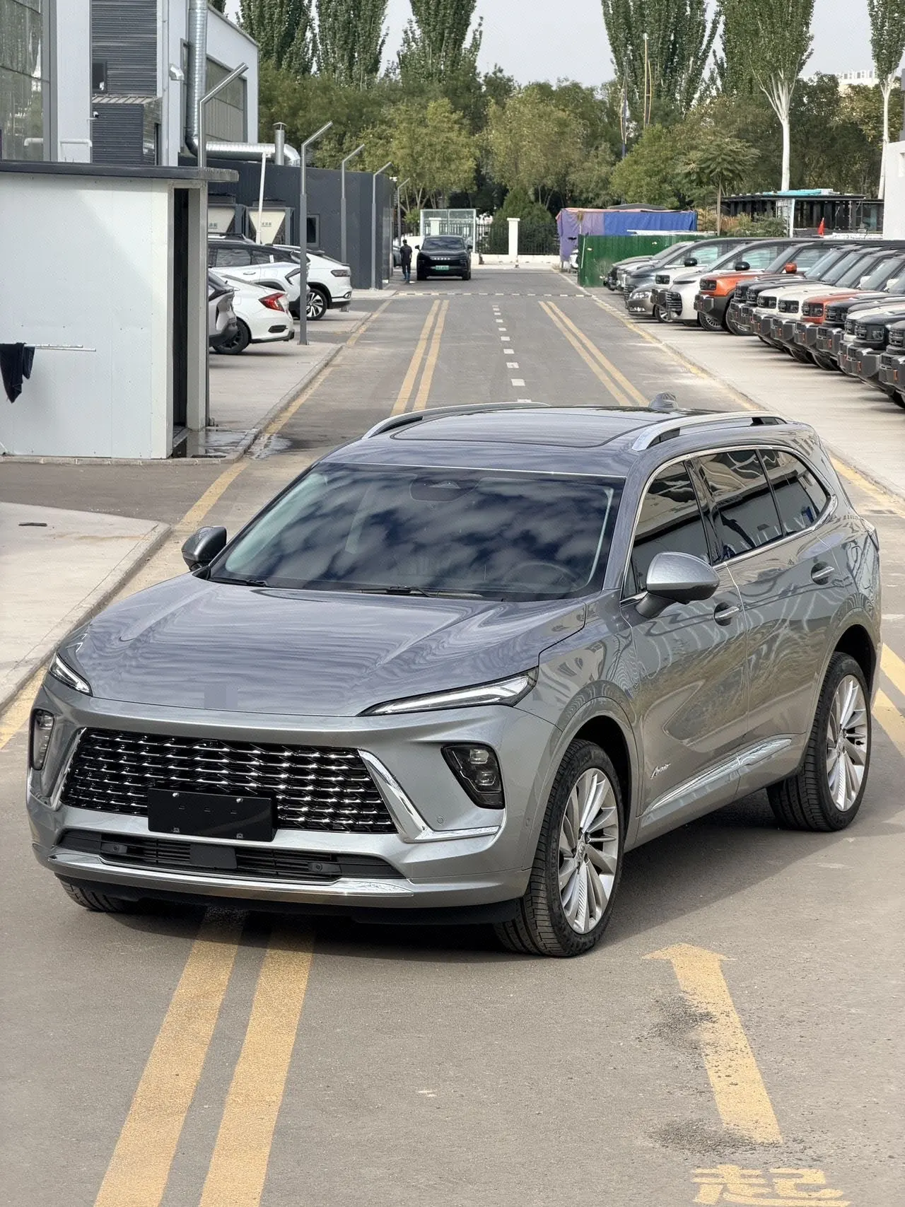 打开图片灯箱:Buick 2026 Angkewei Plus 2.0T 4-wheel drive Avenir Avia automatic gear