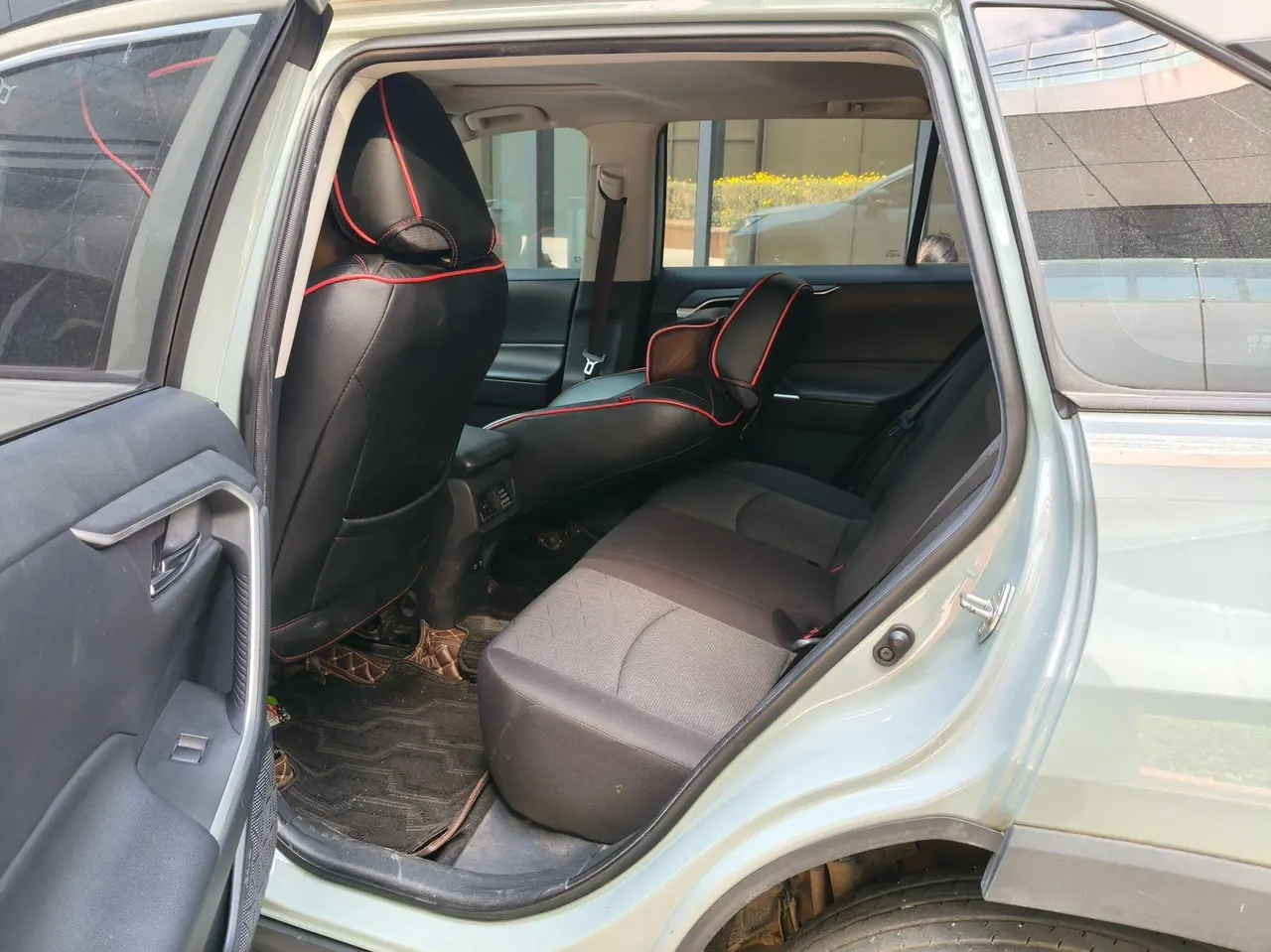 Toyota 2020 RAV4 Rongfeng 2.0 Stepless Four-wheel Drive Fashion Edition Automatic Gear 6