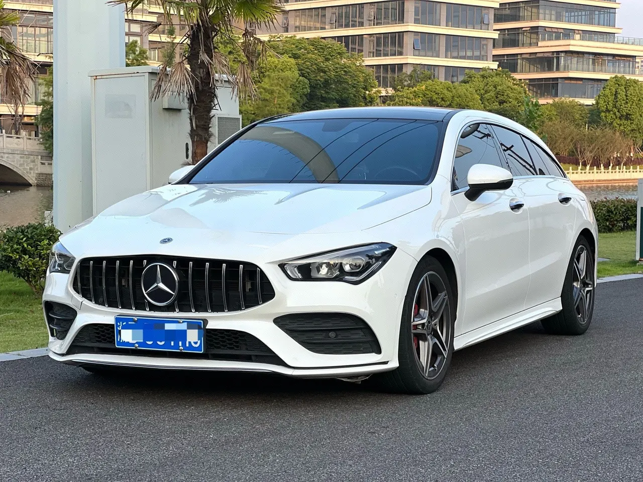 Открыть галерею: Mercedes Benz CLA (Imported) 2021 CLA 200 Shooting Brake 1.3T Automatic