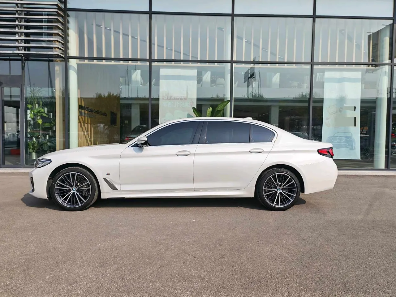 BMW 5 Series 2023 530Li 2.0T Leading M Sports Suit Automatic Gear 4