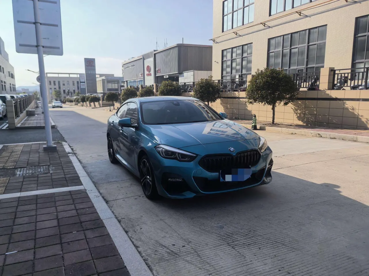 BMW 2 Series (Imported) 2021 225i Four-Door Coupe 2.0T M Sports Obsidian Night Suit Automatic Gear 3