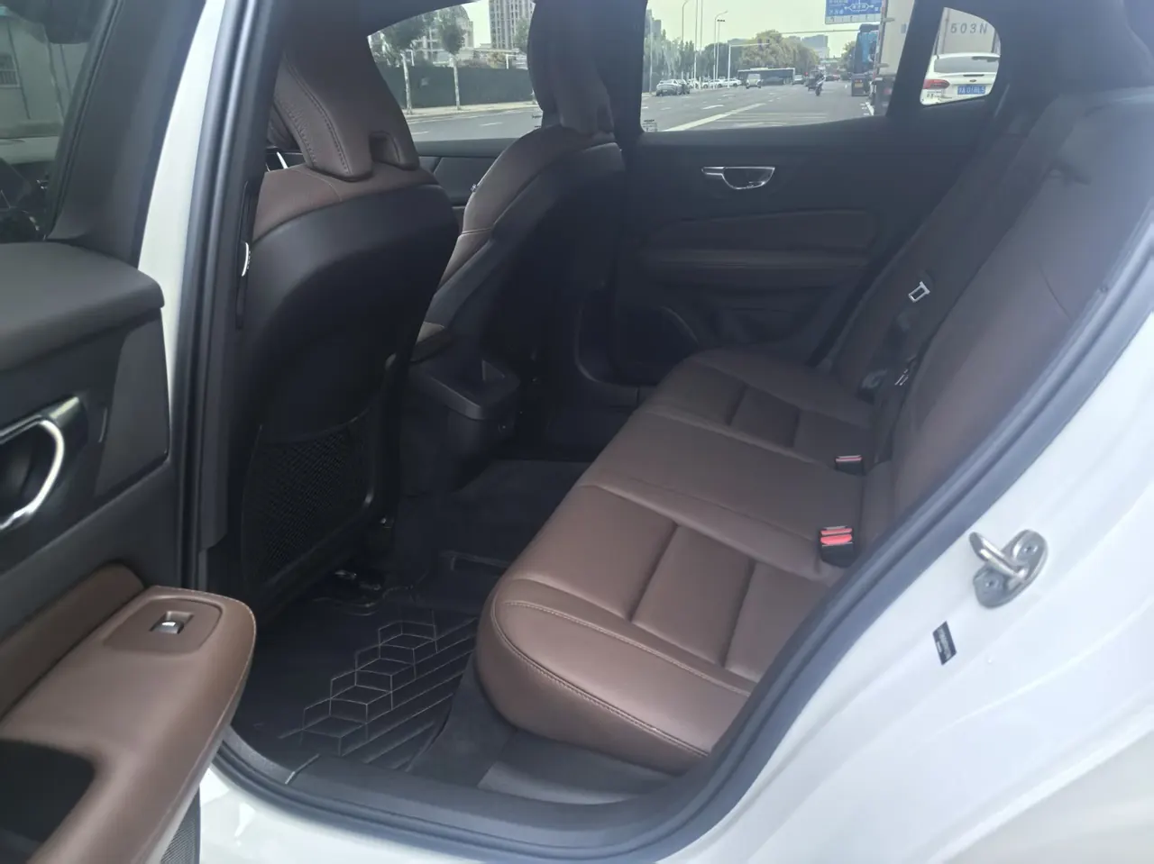 Volvo 2026 S60 48V 2.0T B4 Zhiyi Deluxe Edition Automatic Gear 5