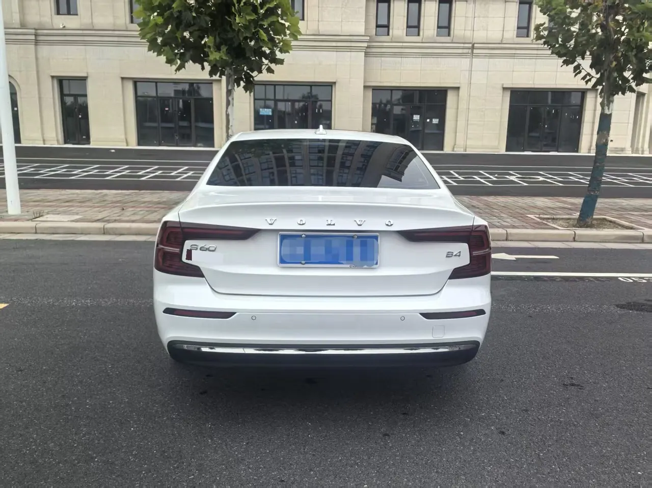 Volvo 2026 S60 48V 2.0T B4 Zhiyi Deluxe Edition Automatic Gear 7