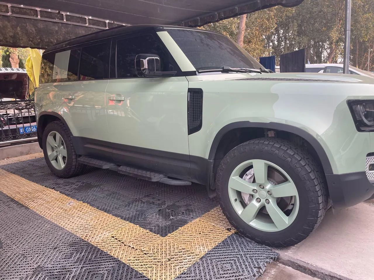 Land Rover Guard (Imported) 2023 Guard 110 48V 3.0T P400 75th Anniversary Legendary Automatic Gear 3