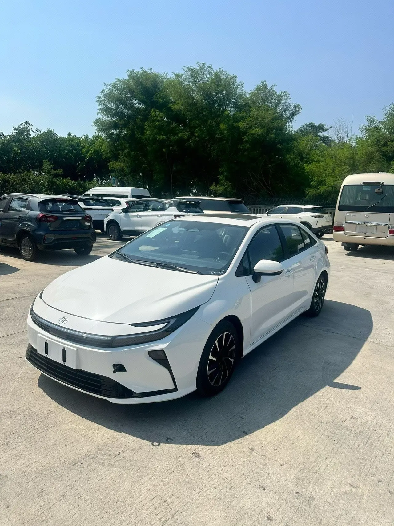 Open image lightbox: Toyota 2026 Corolla Hybrid 1.8 CVT Elite Automatic
