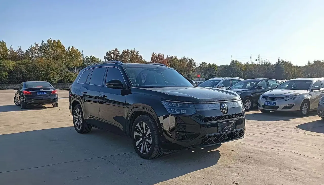 Volkswagen 2026 Touang Pro 2.0TSI 450TSI Four-wheel Drive Vertical and Horizontal Automatic Gear 3