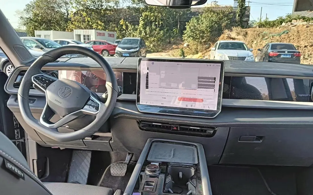 Volkswagen 2026 Touang Pro 2.0TSI 450TSI Four-wheel Drive Vertical and Horizontal Automatic Gear 4