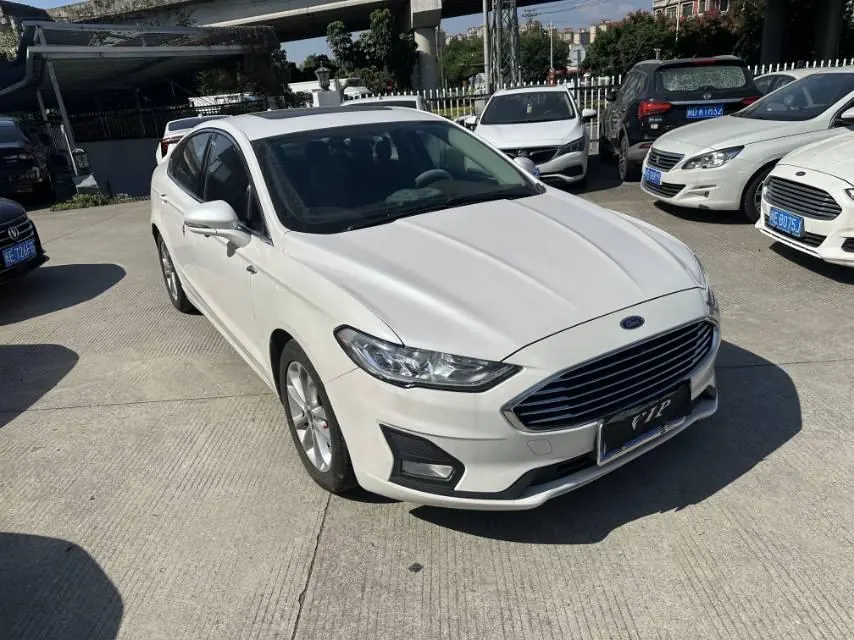 Ford 2020 Mondeo 2.0T EcoBoost 200 luxury automatic gear 3