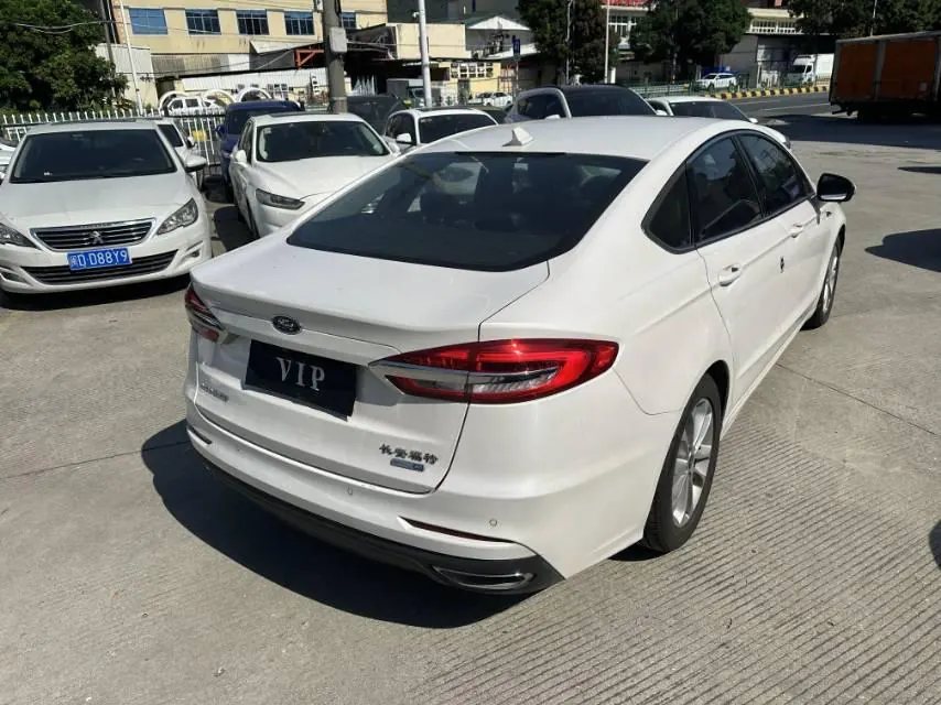 Ford 2020 Mondeo 2.0T EcoBoost 200 luxury automatic gear 4