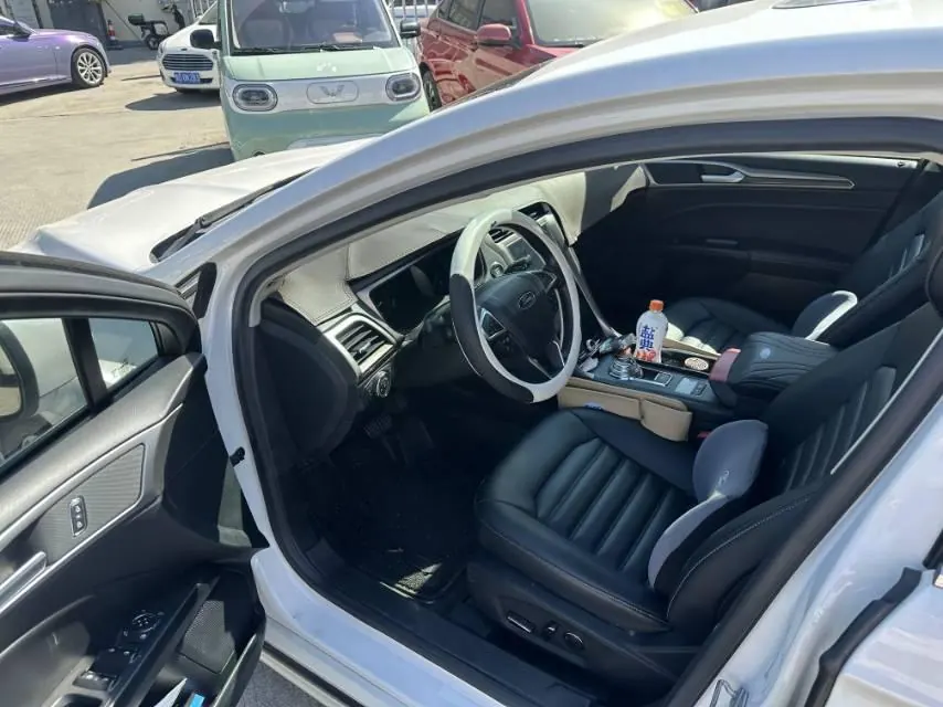 Ford 2020 Mondeo 2.0T EcoBoost 200 luxury automatic gear 8