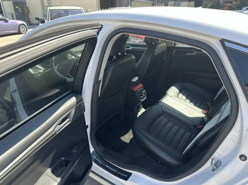 Ford 2020 Mondeo 2.0T EcoBoost 200 luxury automatic gear 9