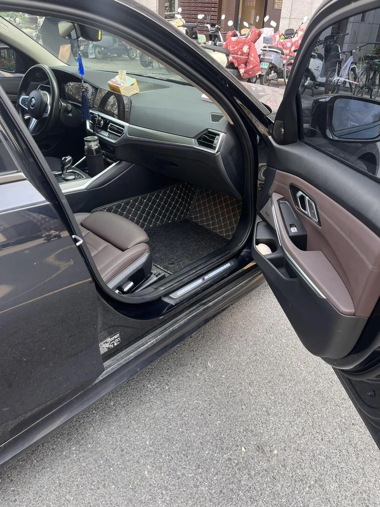 BMW 3 Series 2021 325i 2.0T M Sports Obsidian Night Kit (Changed) Automatic Gear 6