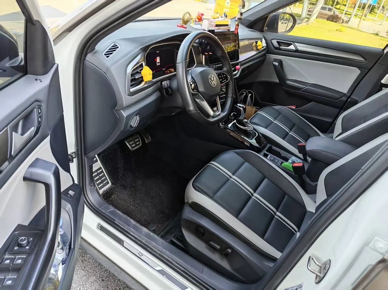 Volkswagen 2023 Tange 1.5TSI 300TSI Two-Drive Chen Guang Edition Automatic Gear 4