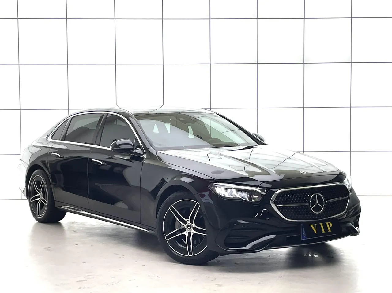 Mercedes Benz E Class 2025 E 300 L 48V 2.0T Luxury Sports Automatic 3