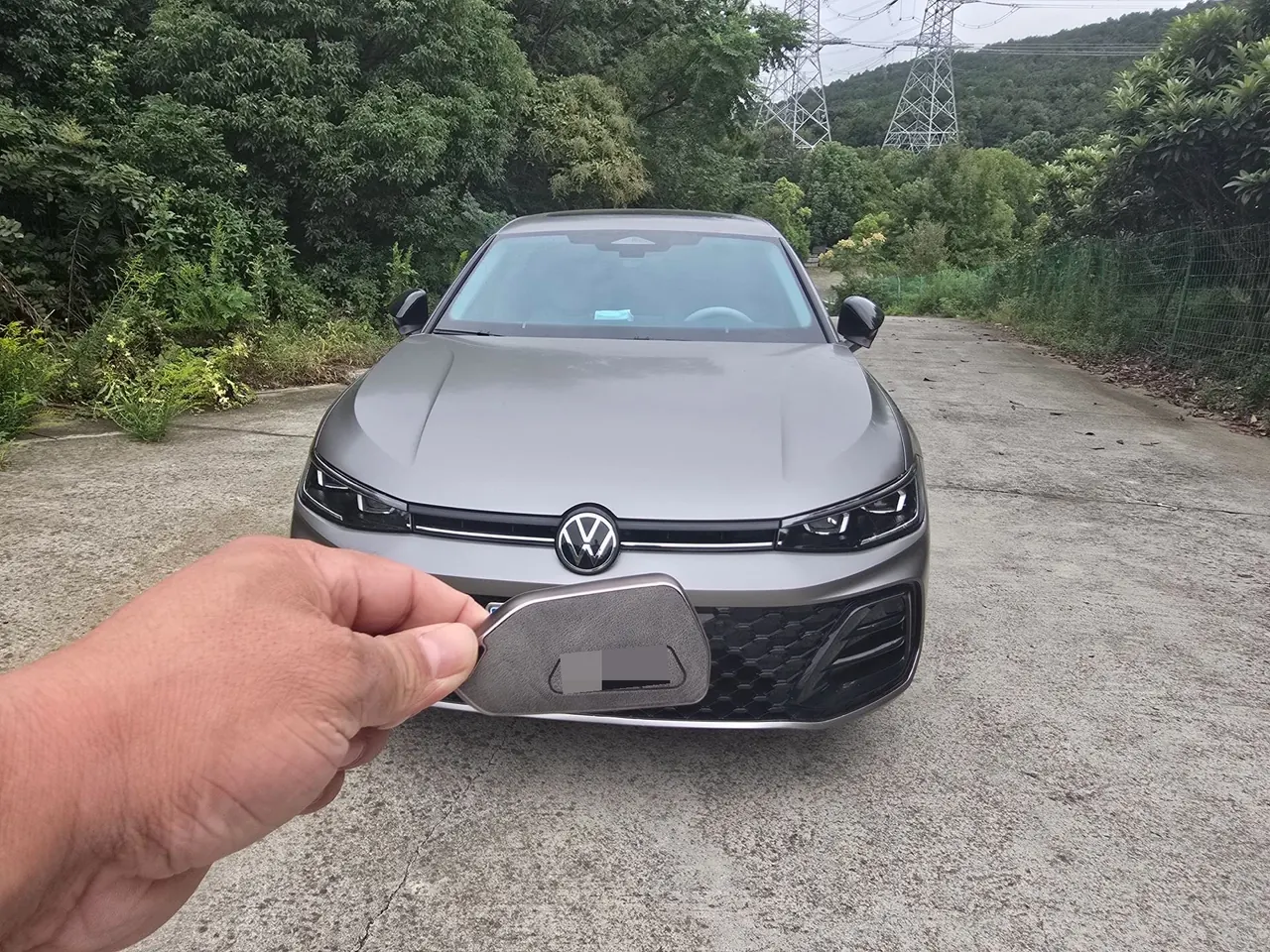Volkswagen 2025 Passat Pro 2.0TSI 380TSI Star Dragon Edition Automatic 3