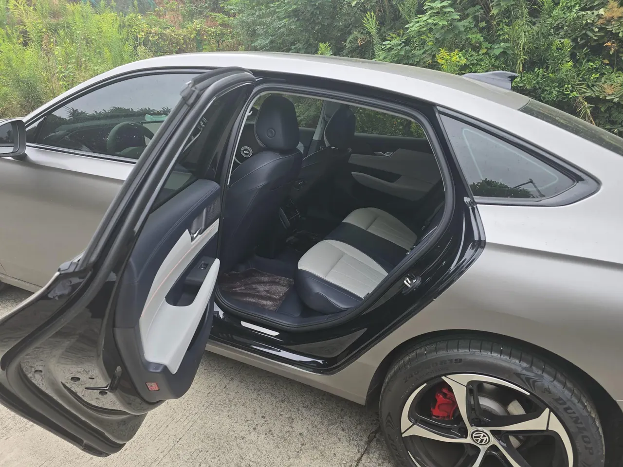 Volkswagen 2025 Passat Pro 2.0TSI 380TSI Star Dragon Edition Automatic 5