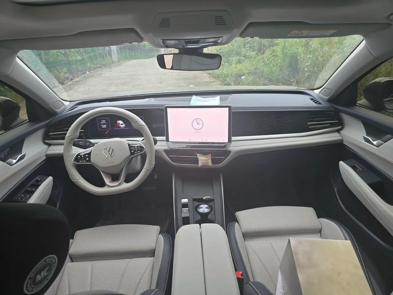 Volkswagen 2025 Passat Pro 2.0TSI 380TSI Star Dragon Edition Automatic 6