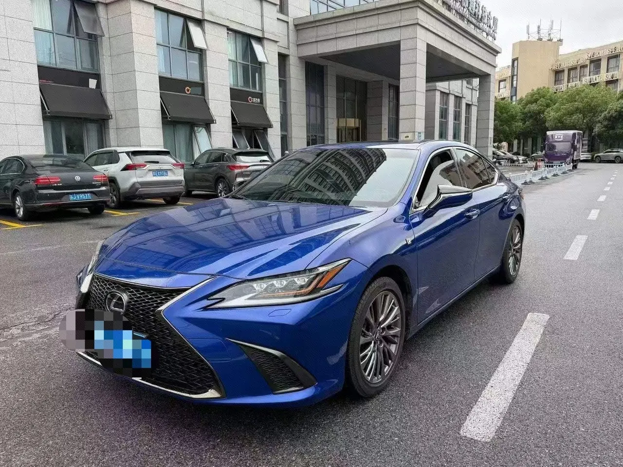 Открыть галерею: Lexus ES (Imported) 2020 ES260 F SPORT 2.5 Automatic Gear