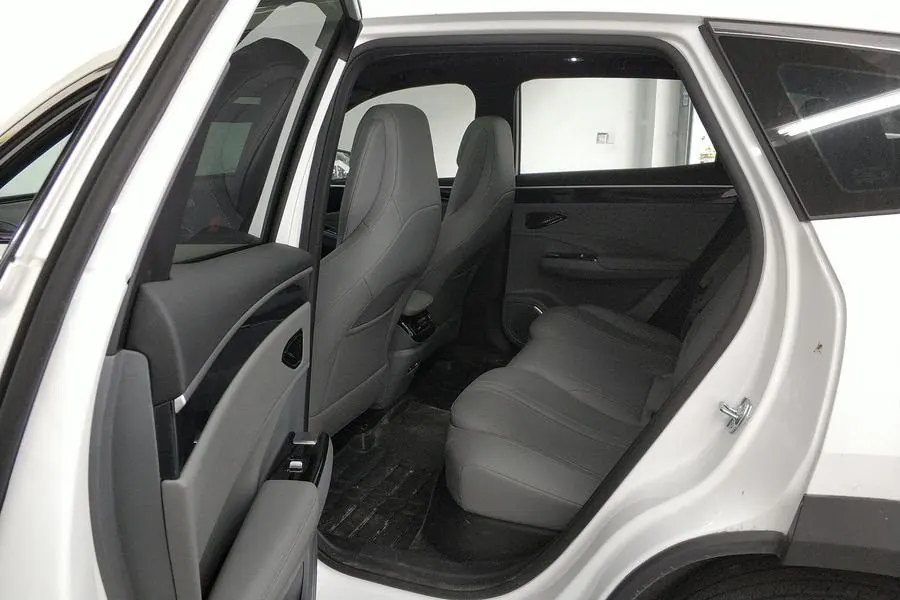 Geely Galaxy 2025 L7 EM-i 1.5 115km Discovery Edition Automatic Gear 7
