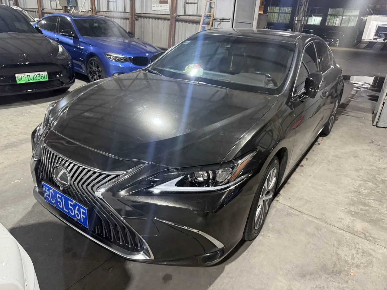 打开图片灯箱:Lexus ES (Imported) 2020 ES200 2.0 Stepless Premium Edition Automatic Gear