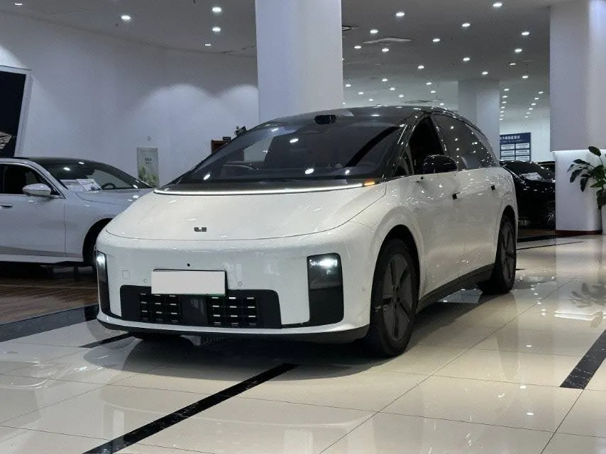 Открыть галерею: Li 2025 i8 Standard Edition Automatic Gear