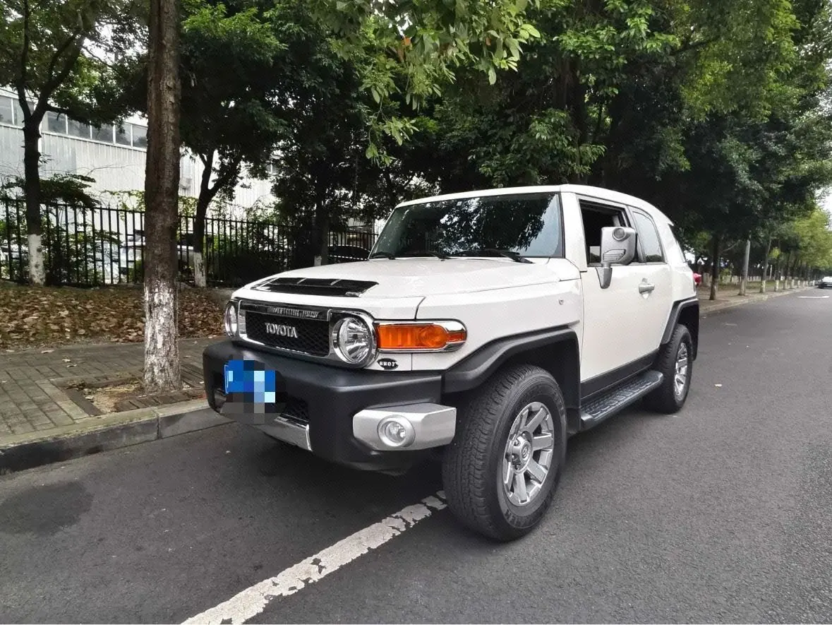 Toyota FJ Cool Road Ze (Imported) 2021 FJ Cool Road Ze 4.0 Middle East Edition Automatic Gear - View 1