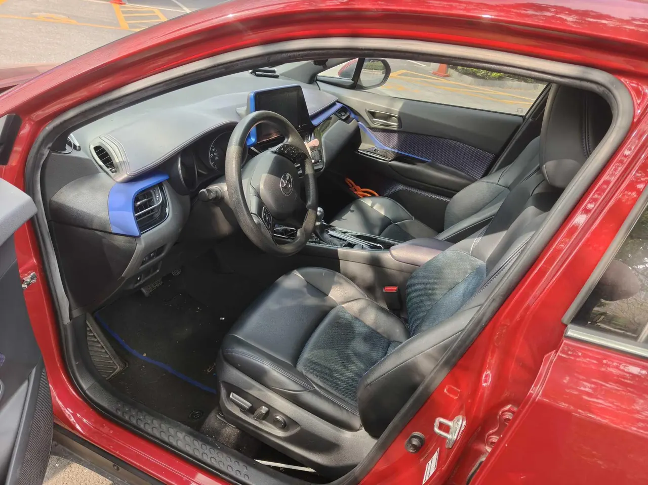 Toyota 2020 C- HR 2.0 stepless leading version of automatic gear 4