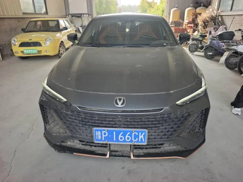 ChangAn 2023 UNI-V 2.0T Front Speed Edition Automatic Gear 2