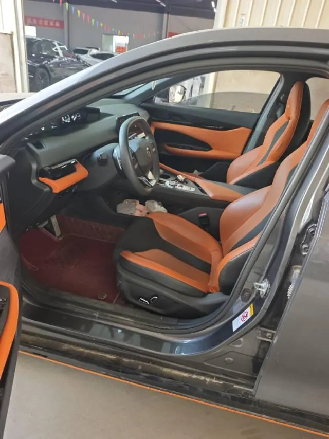 ChangAn 2023 UNI-V 2.0T Front Speed Edition Automatic Gear 3