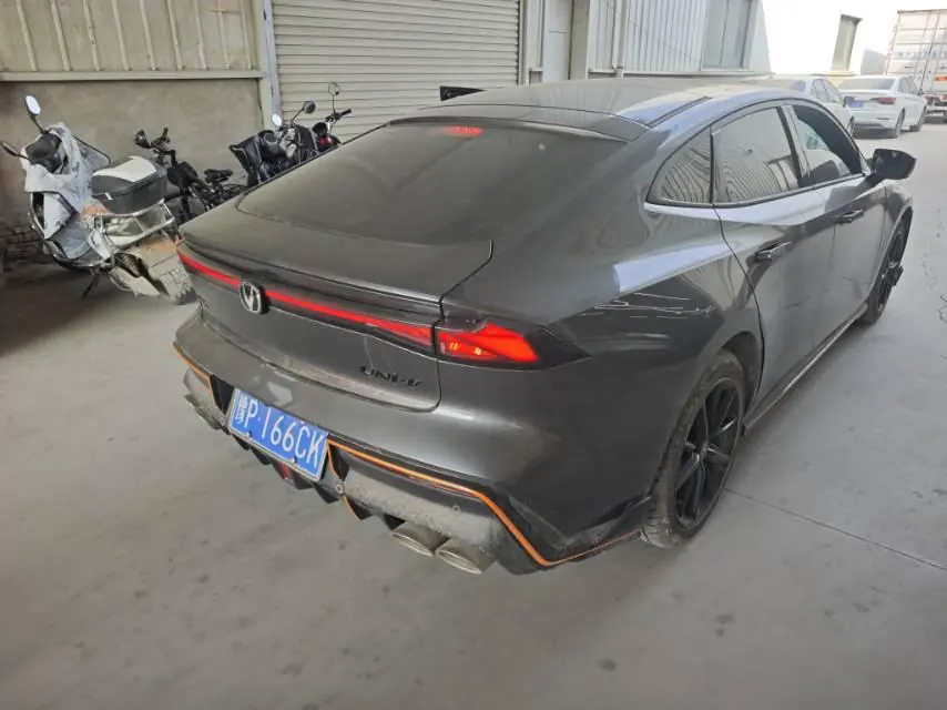 ChangAn 2023 UNI-V 2.0T Front Speed Edition Automatic Gear 5