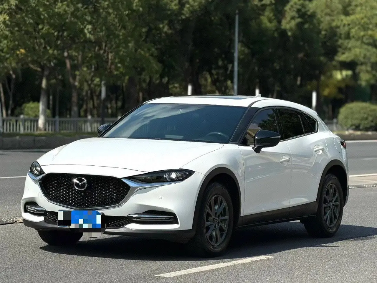 Открыть галерею: Mazda 2020 CX-4 100.00g Drive Blue Sky Exploration Edition Automatic Gear