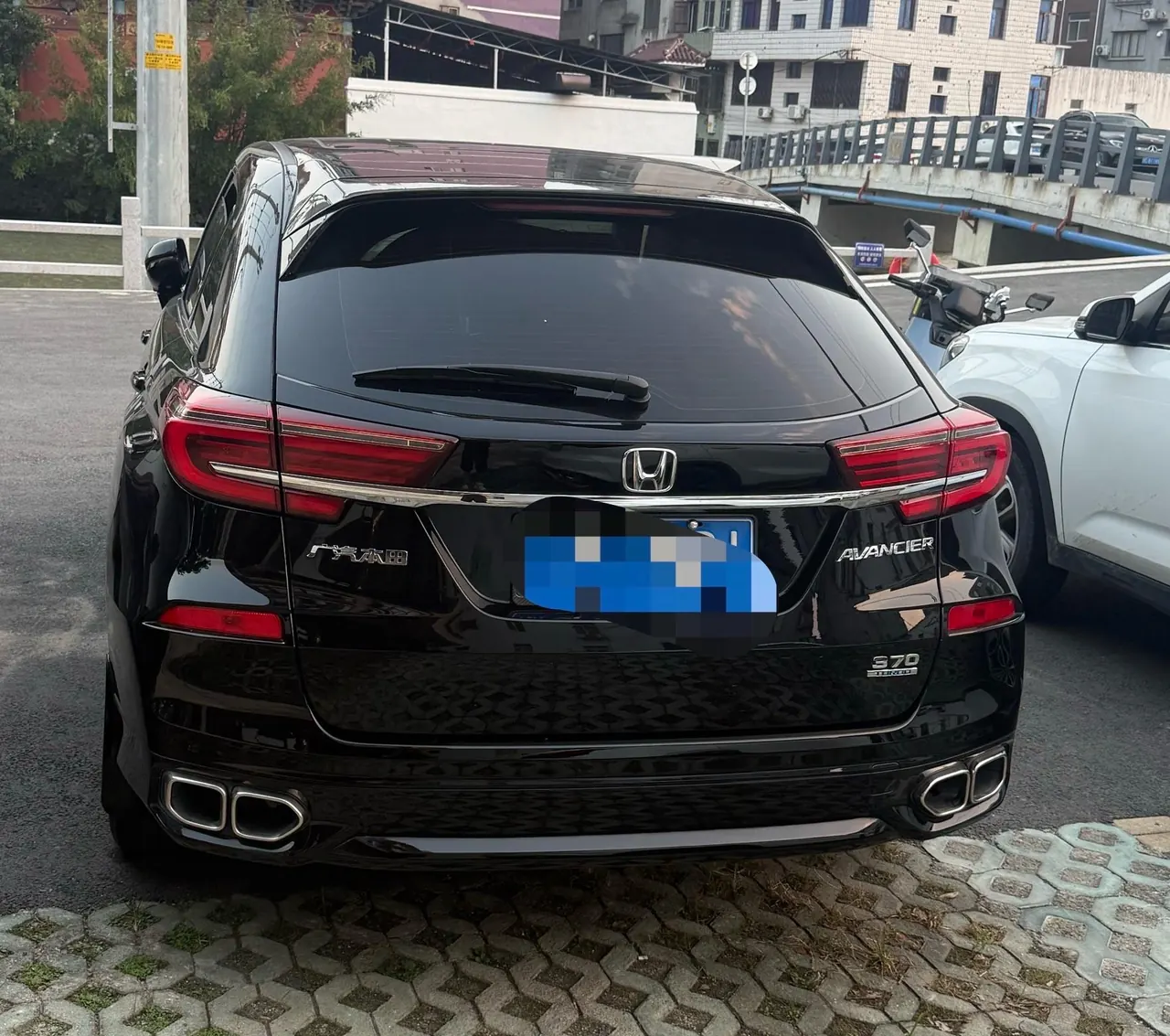 Honda 2020 Crown Road 2.0T 370TURBO Two-Drive Deluxe Automatic Gear 3